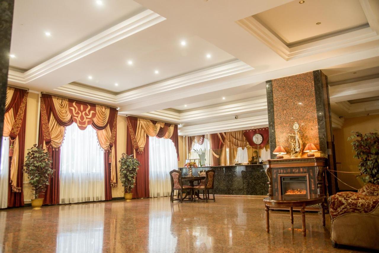 Dniprovski Zori Kremenchuk Ngoại thất bức ảnh